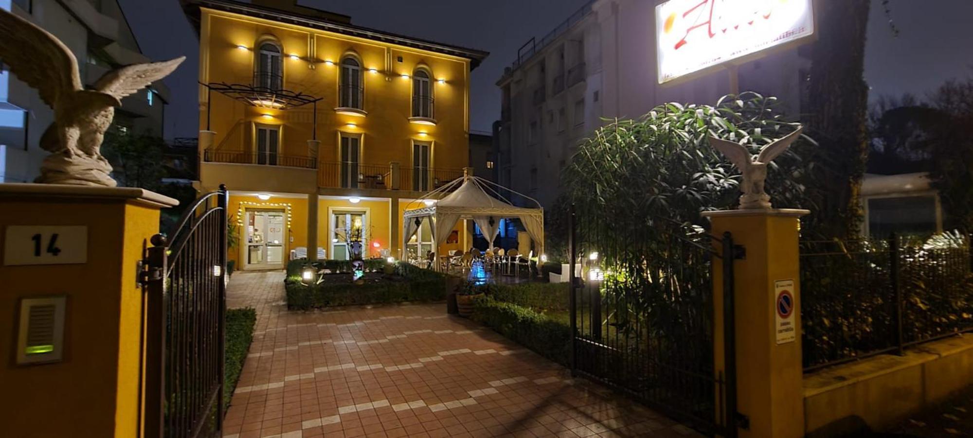 Hotel Alibi Rimini Eksteriør billede